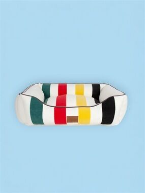 Hudson Bay HBC colours striped Multicolor Plush Pet Bed